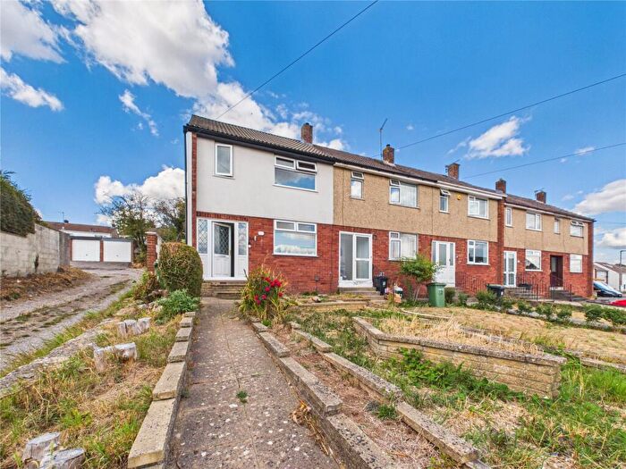 3 Bedroom Semi Detached House For Sale In Cotswold View, Kingswood, Bristol, BS15