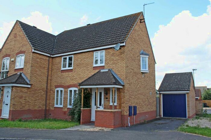 3 Bedroom Semi-Detached House To Rent In Ottery Way, Didcot, OX11