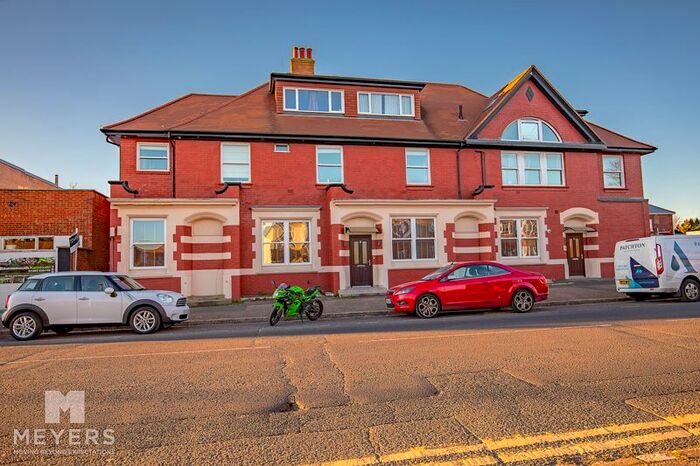 1 Bedroom Flat To Rent In Wimborne Road, Moordown, Bournemouth, BH9