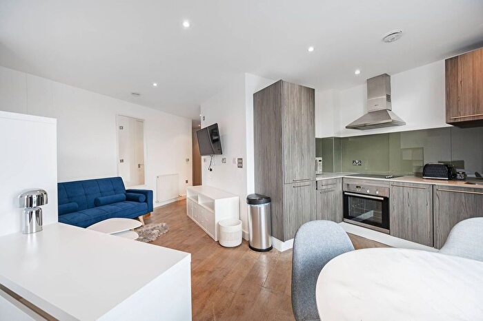 Studio To Rent In Richmond Road, London Fields, London, E8