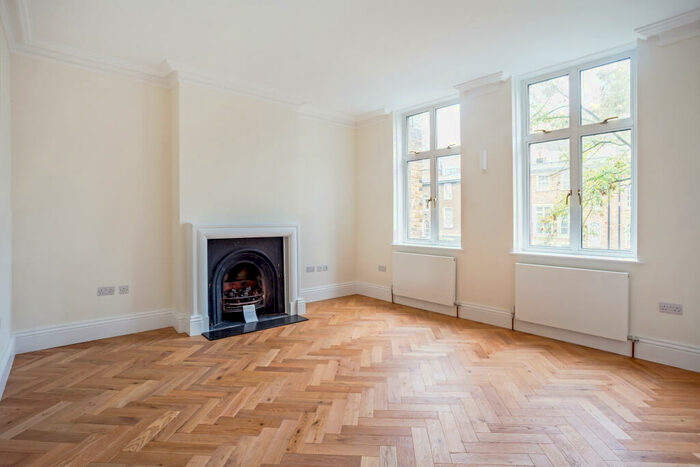 3 Bedroom Apartment To Rent In Edith Grove, Chelsea, SW10
