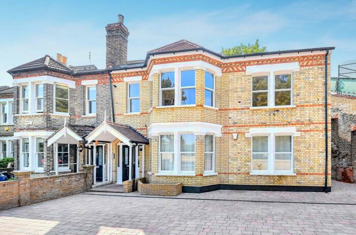 2 Bedroom Flat To Rent In Queens Mead Road Bromley, BR2