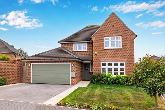 4 Bedroom Detached House For Sale In Helmsley Row, Garforth, Leeds, LS25
