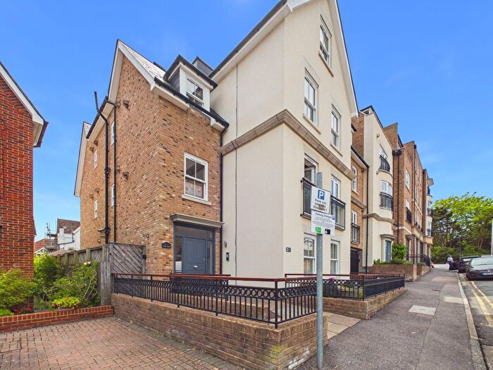 2 Bedroom Flat For Sale In Vere Road, Broadstairs, CT10