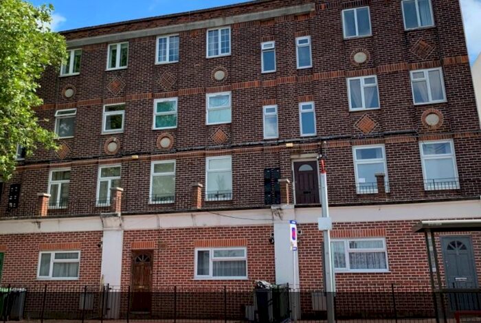 2 Bedroom Flat To Rent In Wood Street, London E17