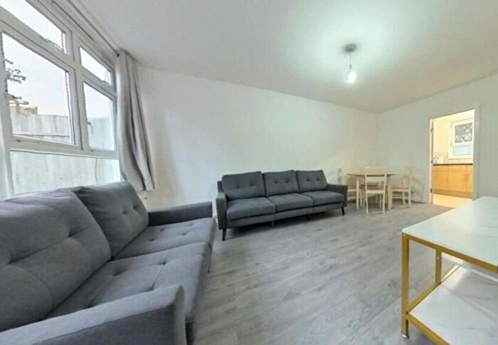 2 Bedroom Apartment To Rent In Clemence Street, London, E14