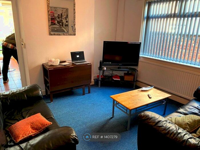 4 Bedroom Semi-Detached House To Rent In Botoner Road, Coventry, CV1