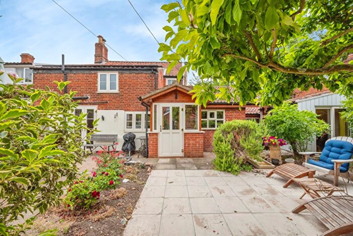 3 Bedroom End Of Terrace House For Sale In The Street, Lyng, Norwich, NR9