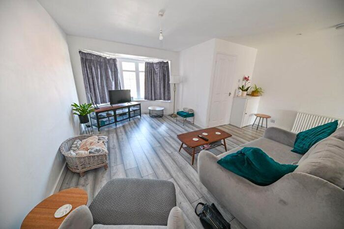 3 Bedroom Terraced House For Sale In Briarfield Gardens, Horndean, PO8