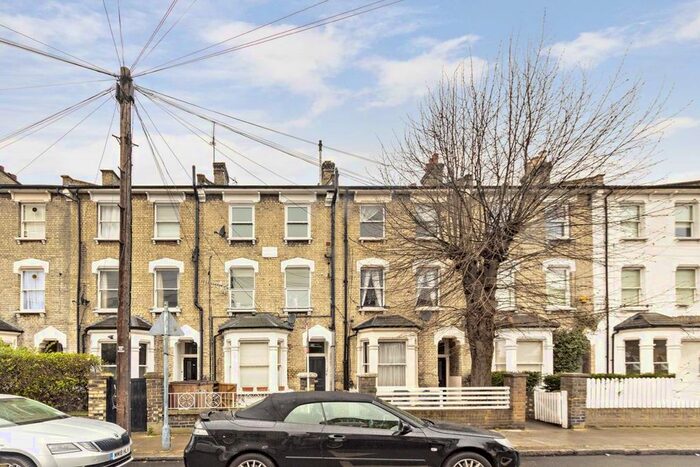 3 Bedroom Flat To Rent In St. Stephens Avenue, London, W12