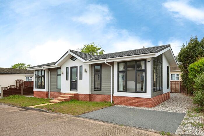 2 Bedroom Detached House For Sale In Hillcrest Park, Wilbury Hills Road, Letchworth Garden City, Hertfordshire, SG6