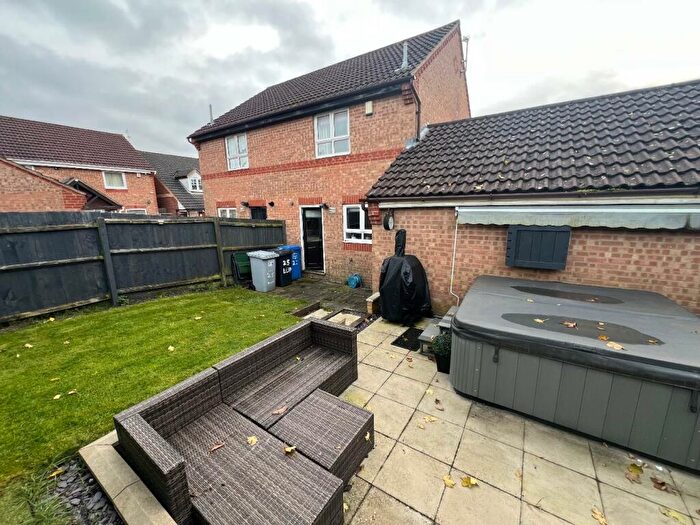 2 Bedroom Semi-Detached House For Sale In Lupin Close, Kettering, NN16