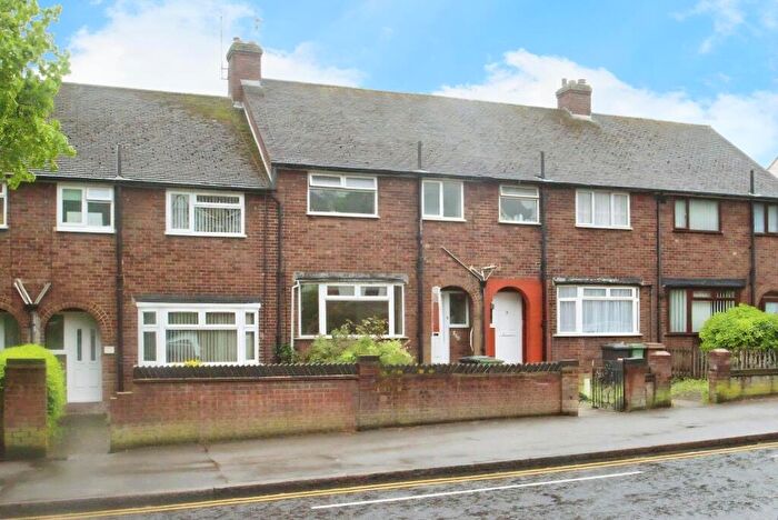 3 Bedroom Terraced House To Rent In Crawley Green Road, Crawley Green, Luton, LU2