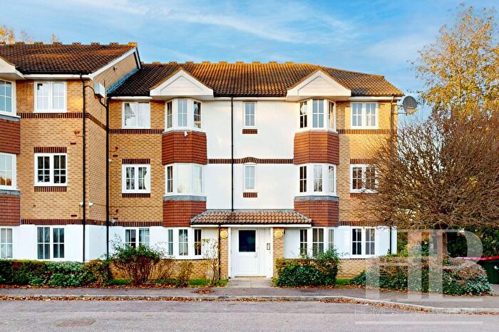 2 Bedroom Flat To Rent In Goddard Close, Maidenbower, RH10