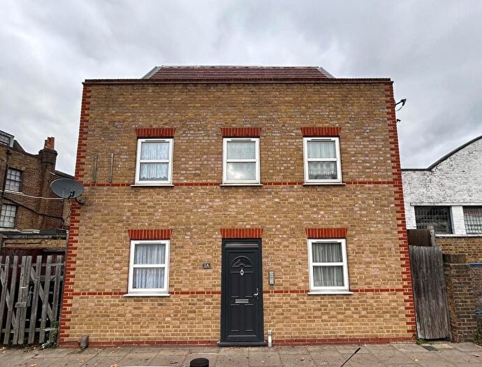 1 Bedroom Flat To Rent In Claremont Street, London, N18