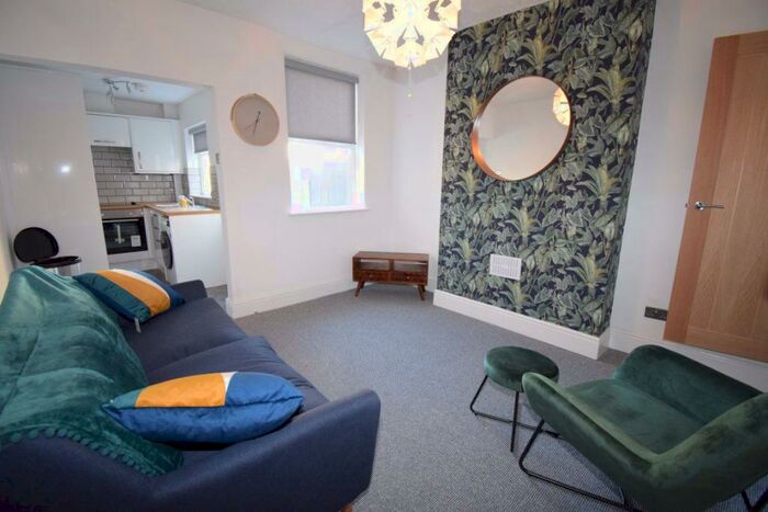 2 Bedroom Property To Rent In Slack Lane, DE22