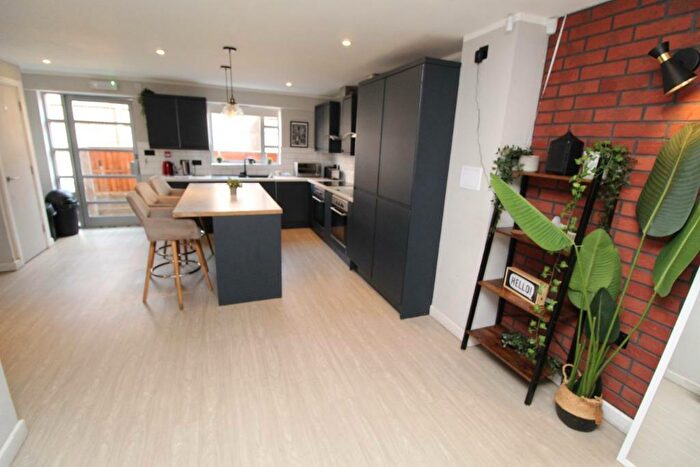 8 Bedroom Flat To Rent In North Sherwood Street, Arboretum, Nottingham, NG1