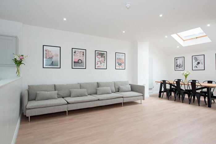 6 Bedroom Terraced House To Rent In Barrington Road, Liverpool, Merseyside, L15