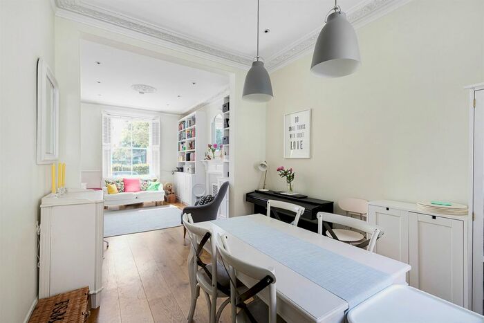 2 Bedroom Flat To Rent In Ifield Road, London, SW10