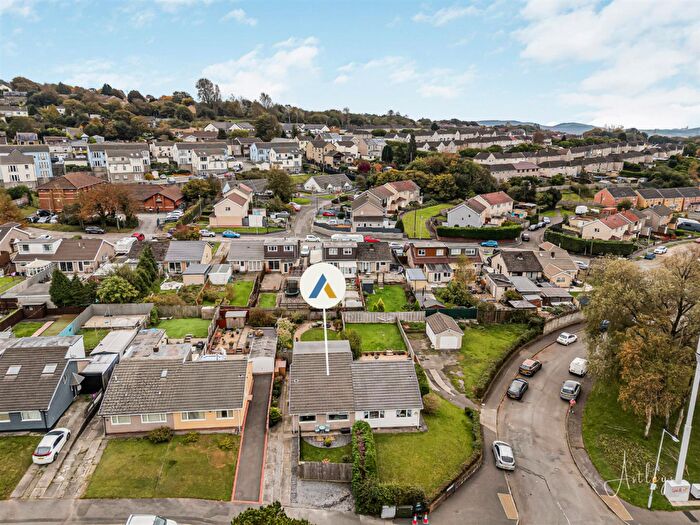 4 Bedroom Semi-Detached Bungalow For Sale In Heol Dulais, Birchgrove, Swansea, SA7