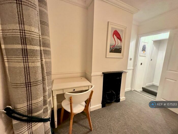 3 Bedroom End Of Terrace House To Rent In Hawk Cottage, Reading, RG1