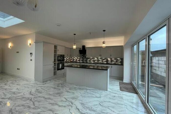 5 Bedroom Property To Rent In Hillington Gardens, Woodford Green, IG8