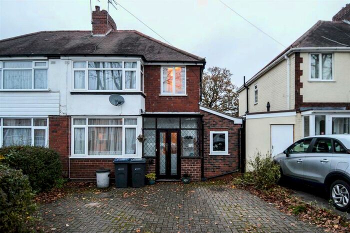 3 Bedroom Semi-Detached House To Rent In Lockwood Road, Northfield, Birmingham, West Midlands, B31
