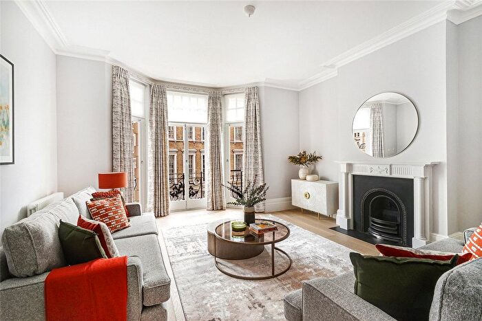 4 Bedroom Flat To Rent In Gloucester Road, South Kensington, London, SW7