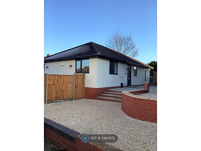 3 Bedroom Bungalow To Rent In Haywood Road, Birmingham, B33