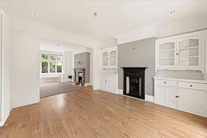 4 Bedroom End Of Terrace House To Rent In Rannoch Road, Hammersmith, London, W6