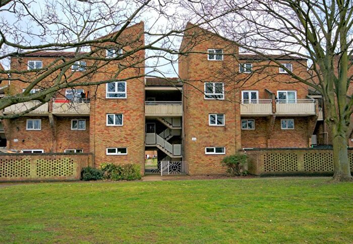 2 Bedroom Apartment To Rent In Albemarle Way, Cambridge, CB4