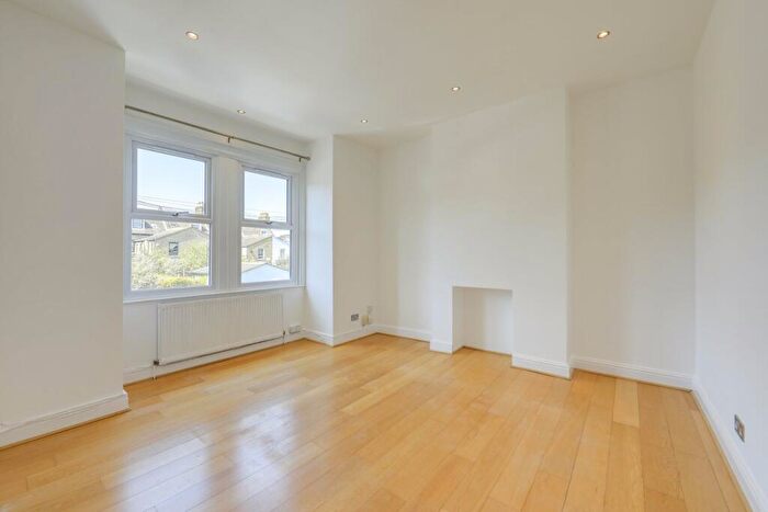 3 Bedroom Maisonette To Rent In Como Road, Forest Hill, London, SE23