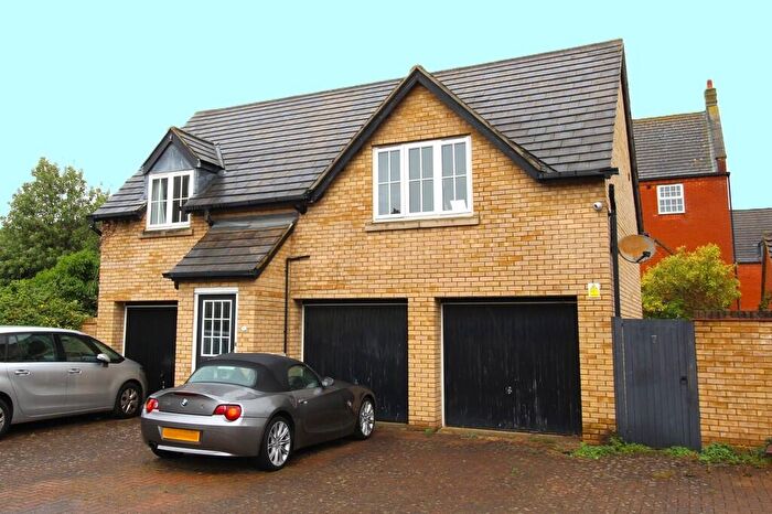 2 Bedroom Coach House For Sale In Owlswood, Sandy, SG19