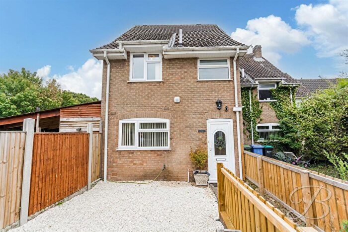 4 Bedroom Semi-Detached House For Sale In Oak Tree Lane, Mansfield, NG18