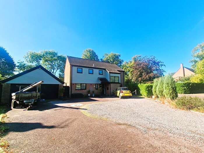 4 Bedroom Detached House For Sale In White House Gardens, Poringland, NR14