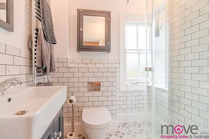 2 Bedroom Flat To Rent In Albert Road, Cheltenham, GL52
