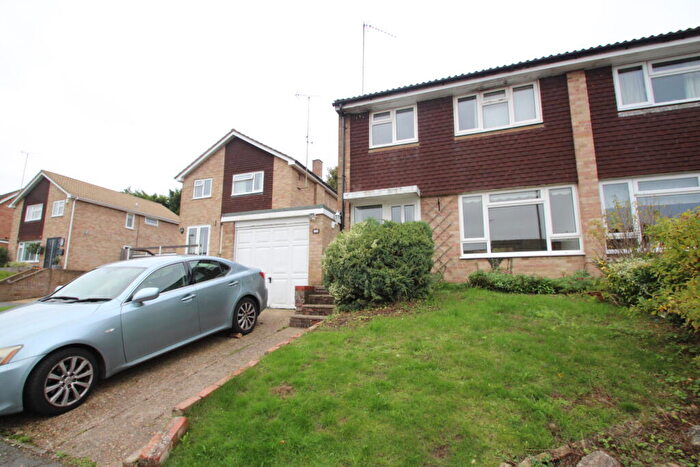 3 Bedroom House To Rent In Curlew Close, Selsdon, CR2