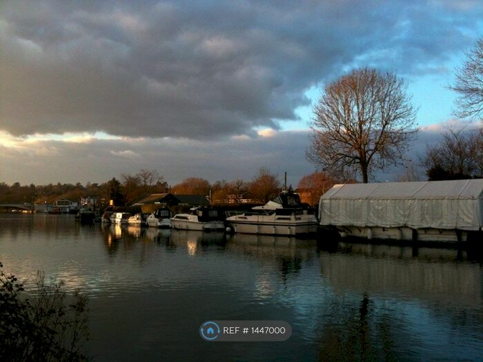 2 Bedroom Flat To Rent In Regents Riverside, Reading, RG1