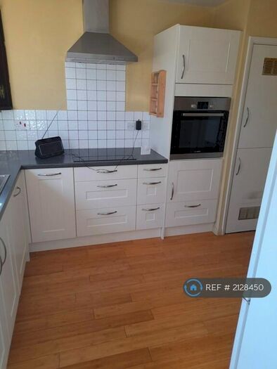 2 Bedroom Flat To Rent In Picton Road, Ramsgate, CT11
