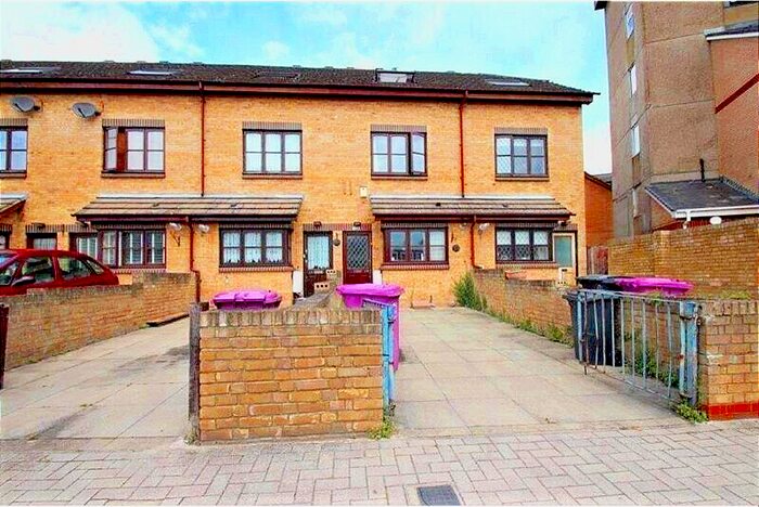 4 Bedroom Terraced House To Rent In Allen Road, Bow, E3