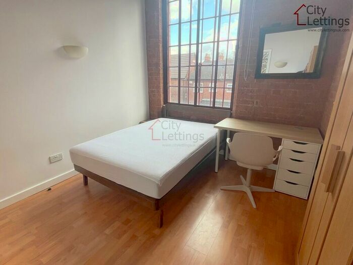 2 Bedroom Apartment To Rent In Portland Square, NG7