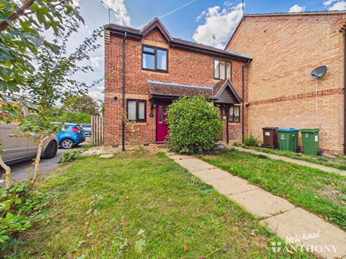 2 Bedroom End Of Terrace House For Sale In Anton Way, Aylesbury, Buckinghamshire, HP21