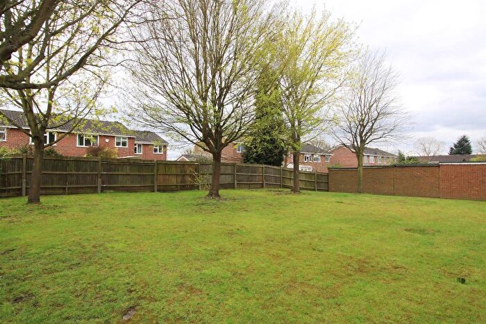 1 Bedroom Flat For Sale In Aylsham Drive, Ickenham, UB10