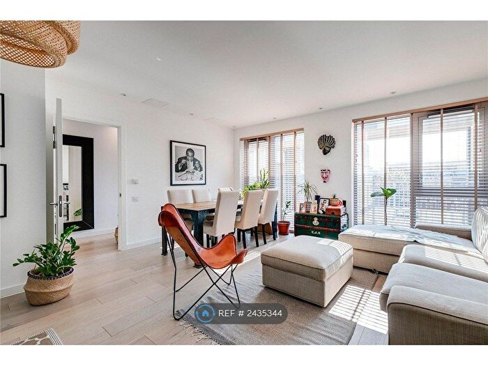 2 Bedroom Flat To Rent In Chatfield Road, London, SW11