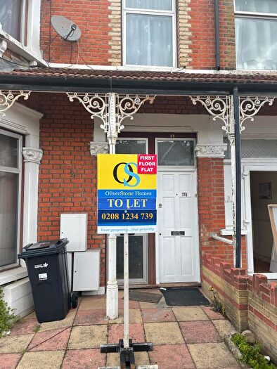 2 Bedroom Flat To Rent In Castleton Road, Ilford, IG3