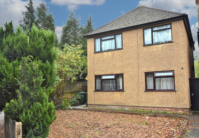 2 Bedroom Maisonette Flat To Rent In Sheepcot Lane, Watford, WD25