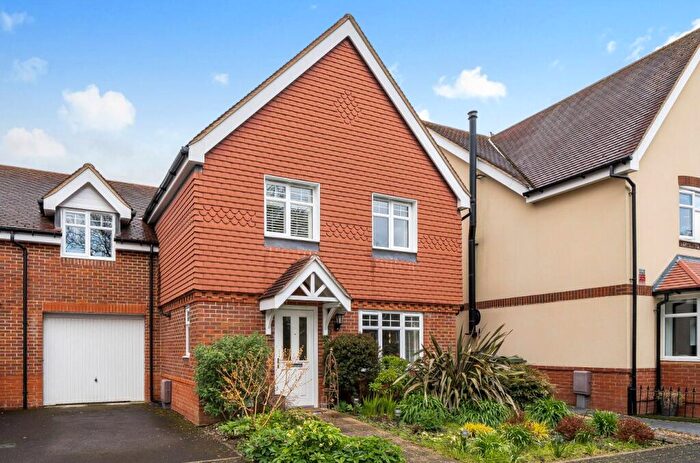 4 Bedroom Detached House To Rent In Henwood Grove, Clanfield, Waterlooville, Hampshire, PO8