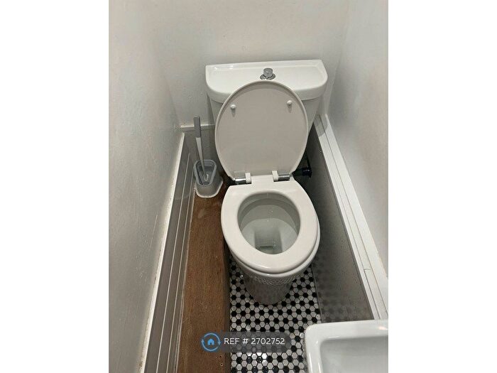 4 Bedroom Semi Detached House To Rent In Thornford Road, London, SE13