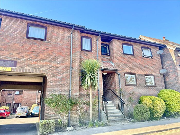 1 Bedroom Flat For Sale In St. Thomas Park, Lymington, Hampshire, SO41
