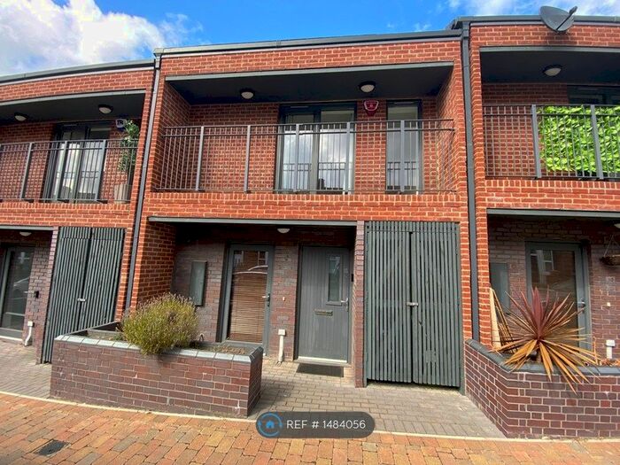 3 Bedroom Terraced House To Rent In Macadam Street, Gateshead, NE8